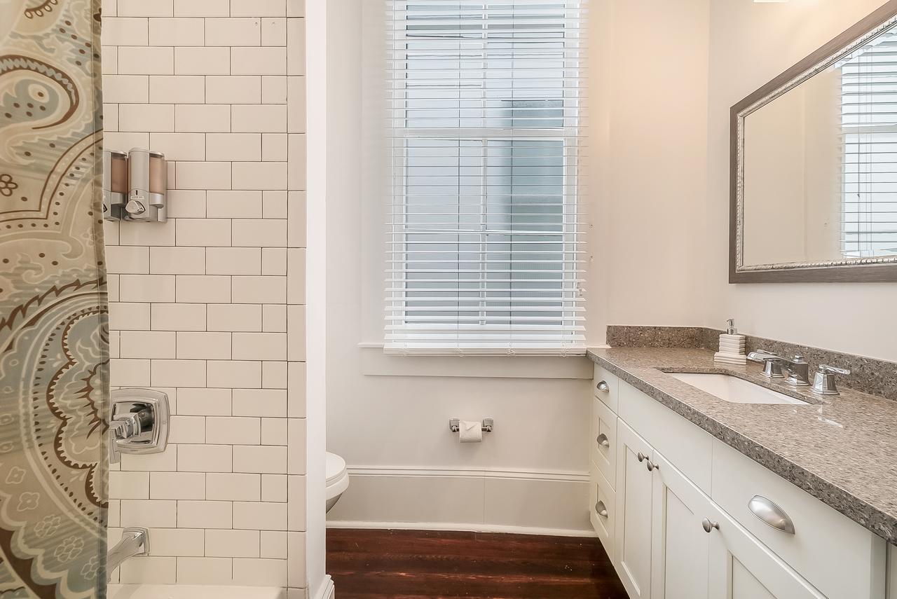 Modern 2BR on Carondelet by Hosteeva Lejlighed New Orleans Eksteriør billede