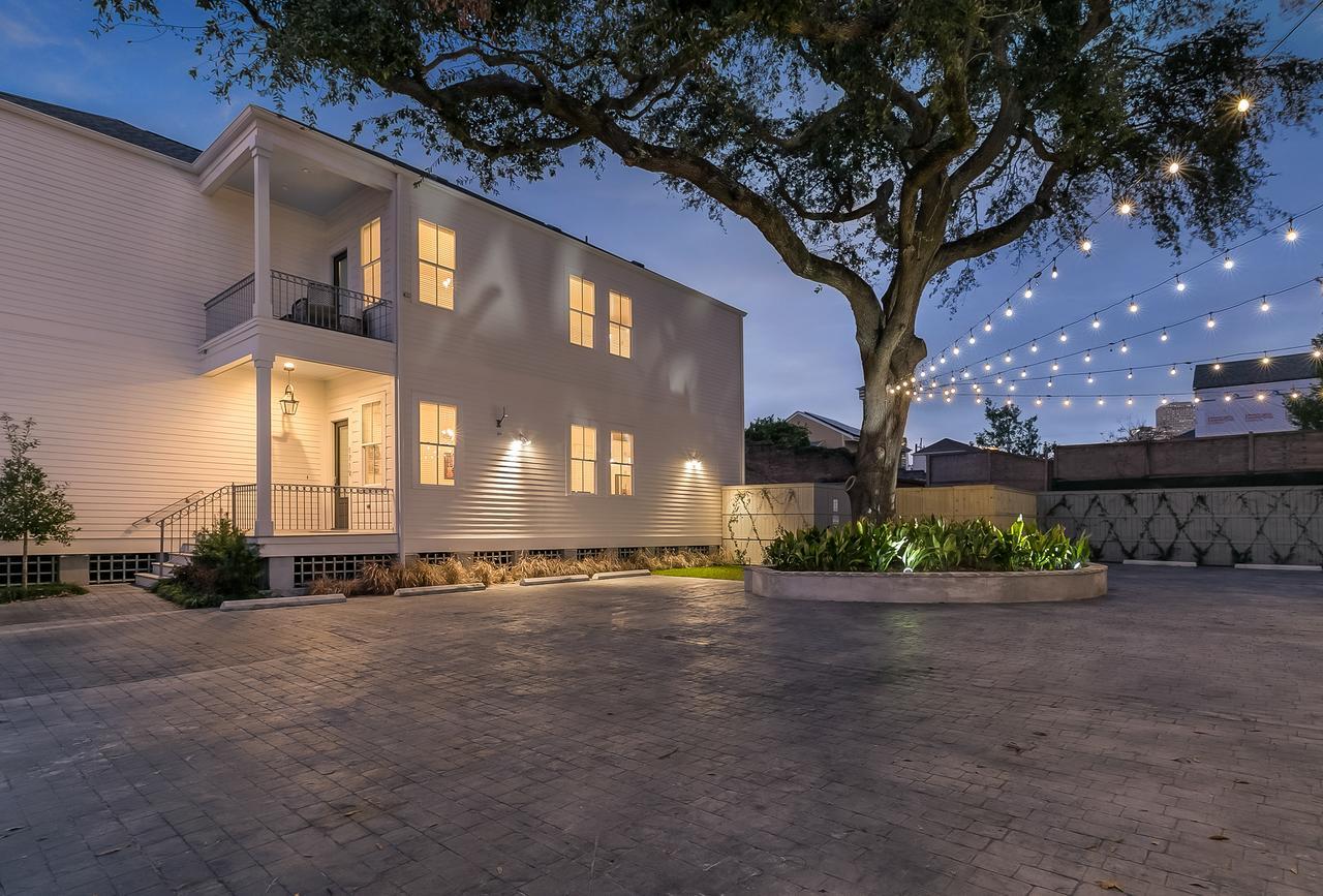 Modern 2BR on Carondelet by Hosteeva Lejlighed New Orleans Eksteriør billede